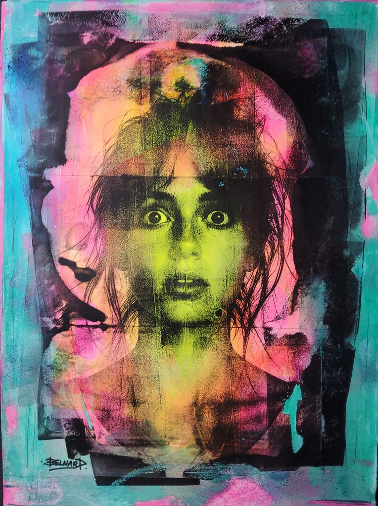 Portrait d’une jeune fille sidérée aux couleurs rose, turquoise et vert – série STUPEFIED, Olivier Belnard